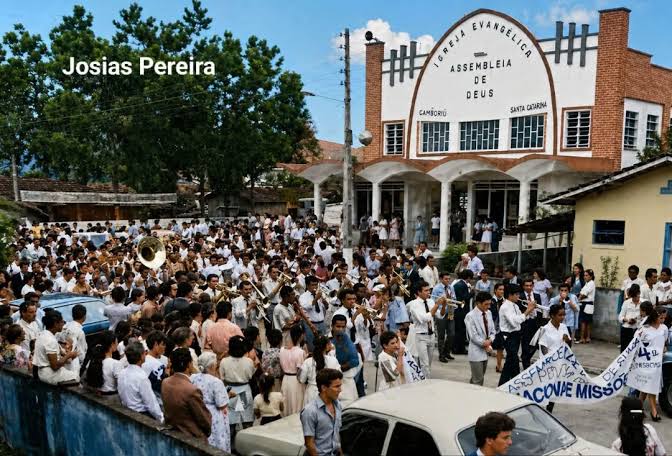 Registro histórico da Assembleia de Deus em Camboriú relacionado à trajetória dos Gideões Missionários da Última Hora