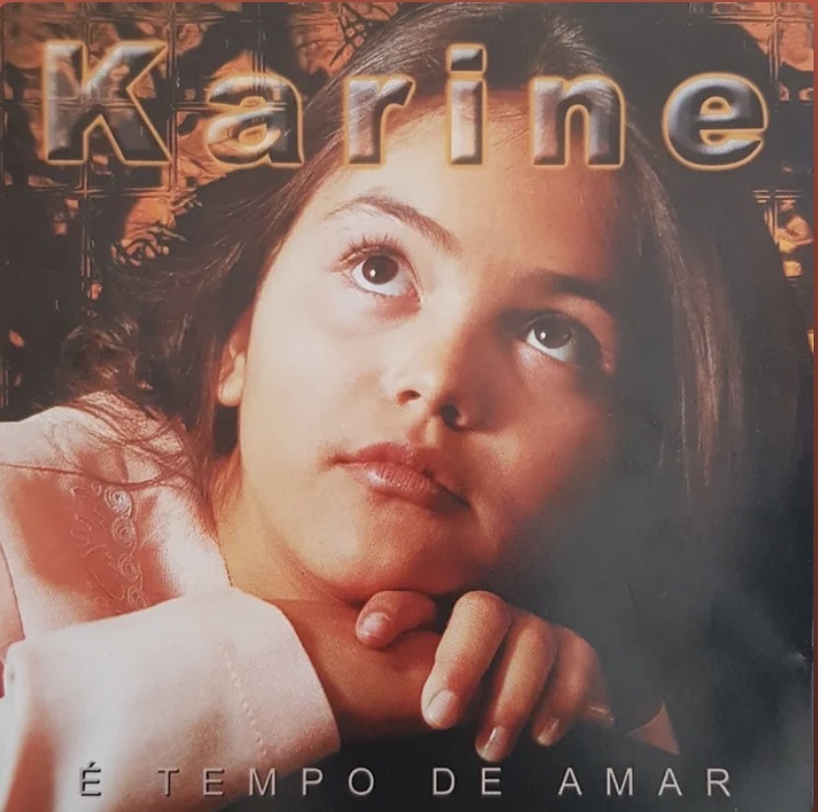 Capa do álbum É Tempo de Amar, de Karine